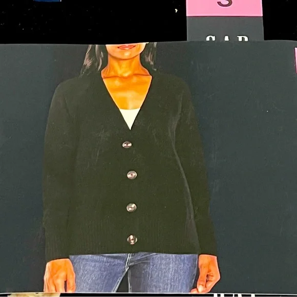 GAP Textured Cardigan Relaxed Fit Long Sleeves Cozy 100% Cotton Sweater Black - Picture 2 of 7